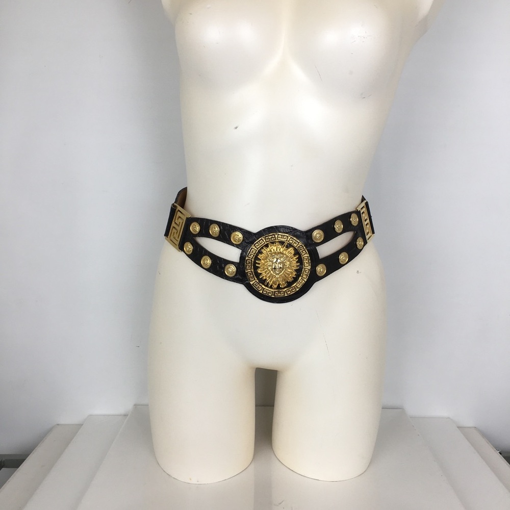 Vintage Lion Head Gold Tone Wide Statement Belt Black Croc Embossed - Picture 11 of 12
